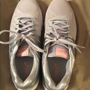 ASICS Gel Quantum 180. Size 9. Brand new.